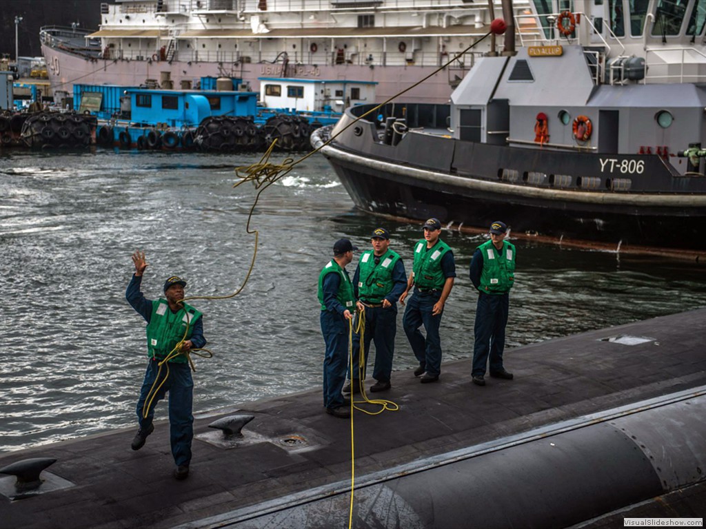 USS Oklahoma City (SSN-723) pulls into Yokosuka, 7 July 2014-3