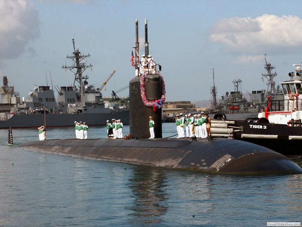 USS Pasadena (SSN-752) returns to her homeport of Pearl Harbor, Hawaii, 31 October 2003