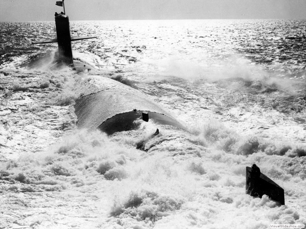 USS Ray (SSN-653) underway during 1968.